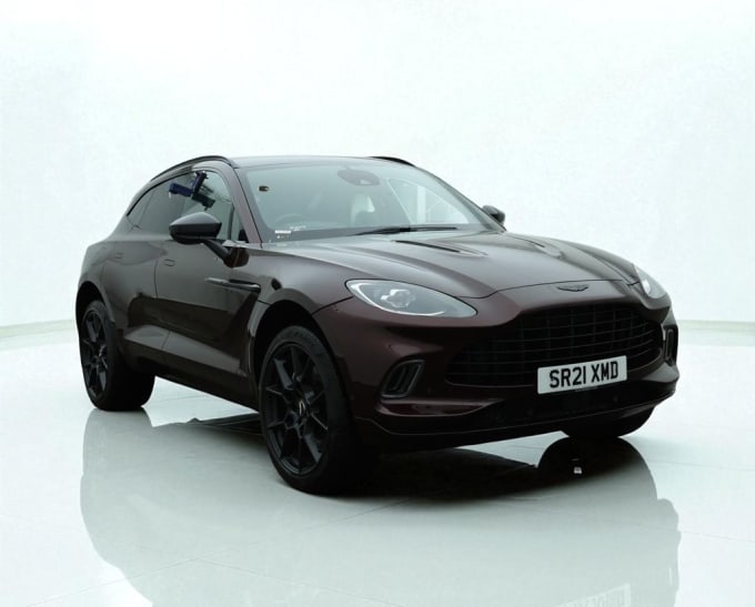 2025 Aston Martin Dbx