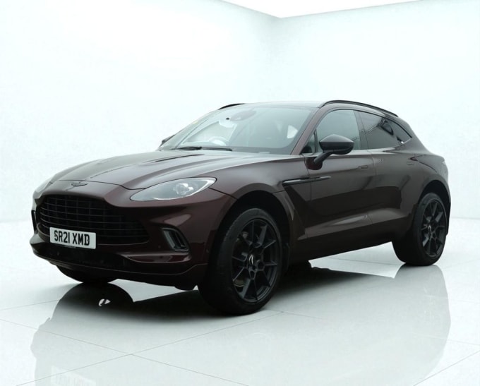 2025 Aston Martin Dbx
