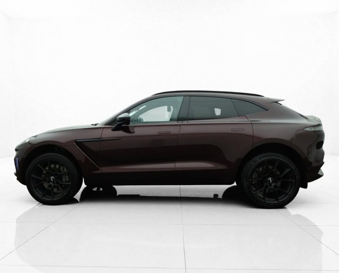 2025 Aston Martin Dbx