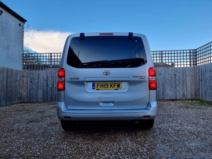 2025 Toyota Proace Verso