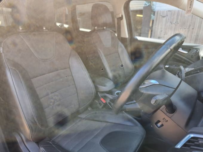 2025 Ford Kuga