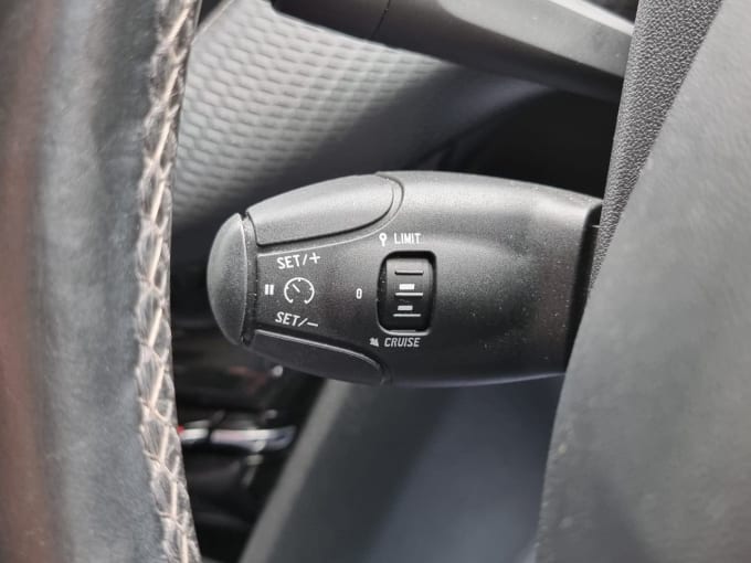2025 Peugeot 2008