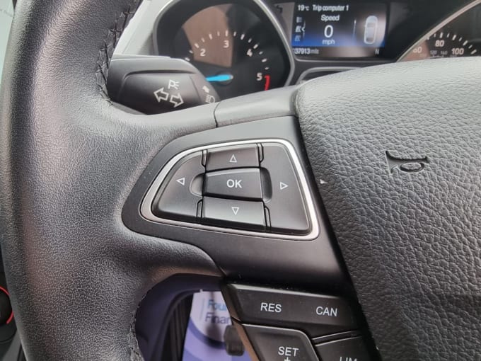 2025 Ford Kuga