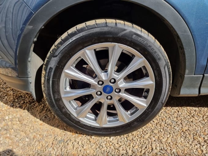 2025 Ford Kuga