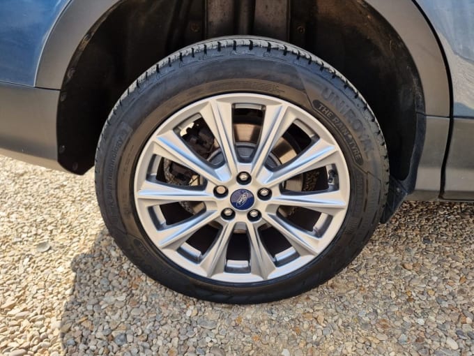 2025 Ford Kuga