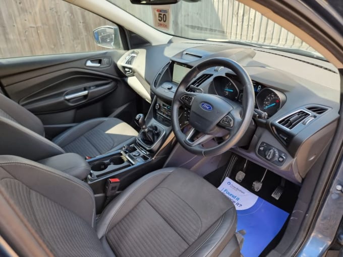 2025 Ford Kuga