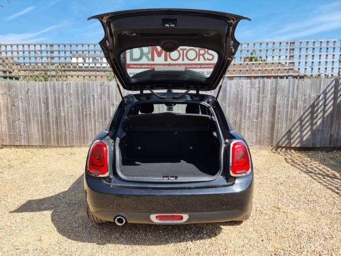2025 Mini Hatch