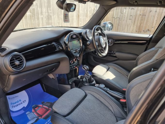 2025 Mini Hatch