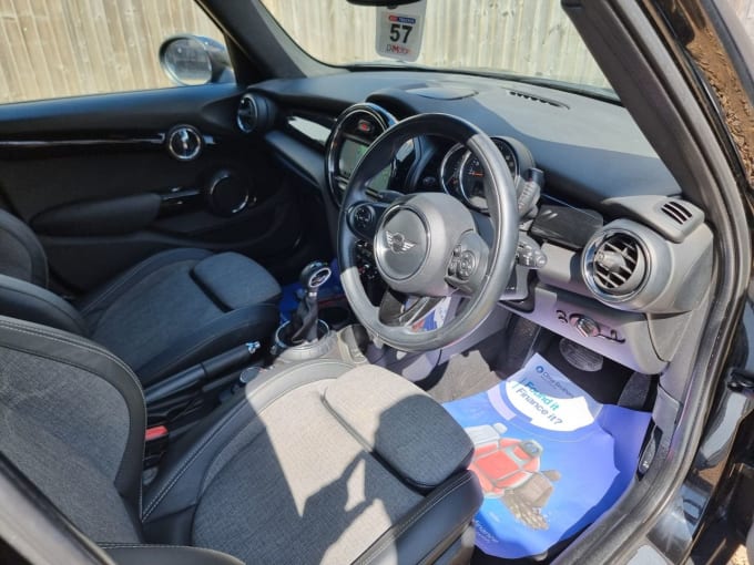 2025 Mini Hatch