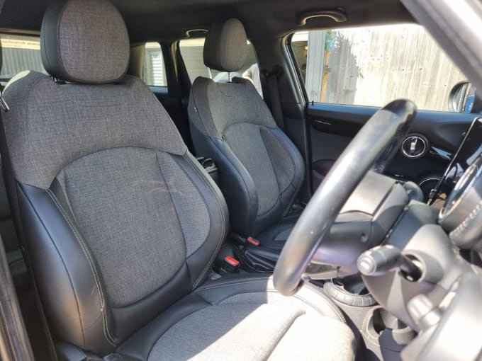 2025 Mini Hatch