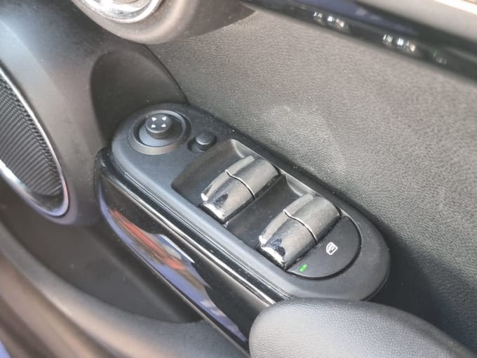 2025 Mini Hatch
