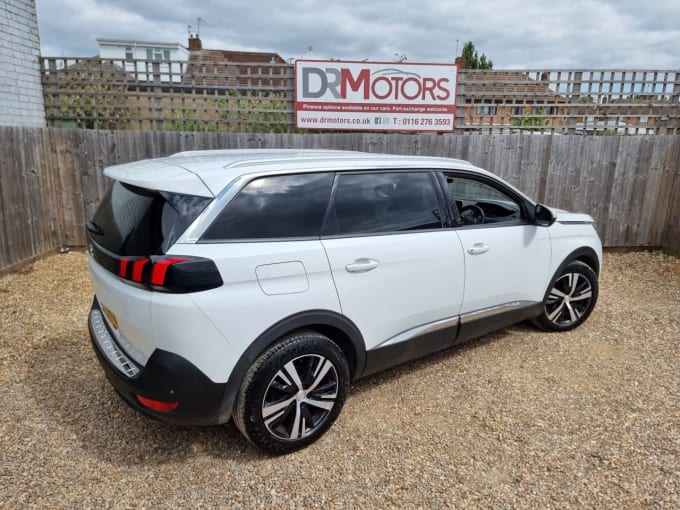 2025 Peugeot 5008
