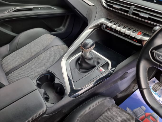 2025 Peugeot 5008