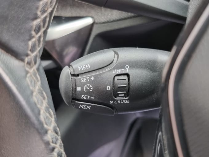 2025 Peugeot 5008
