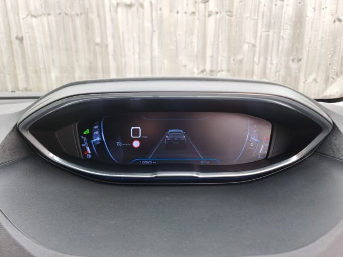 2025 Peugeot 5008