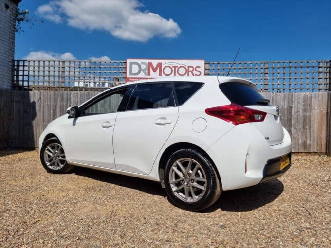 2025 Toyota Auris