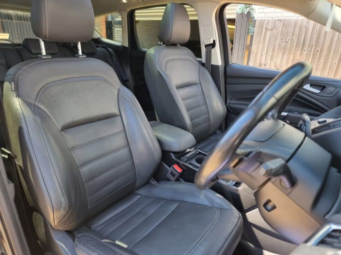 2025 Ford Kuga