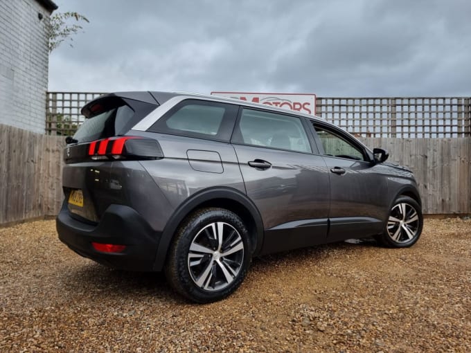 2025 Peugeot 5008