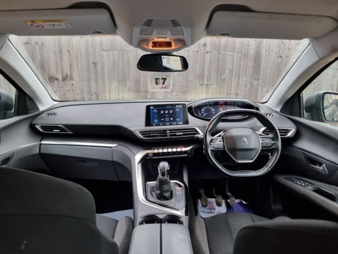 2025 Peugeot 5008