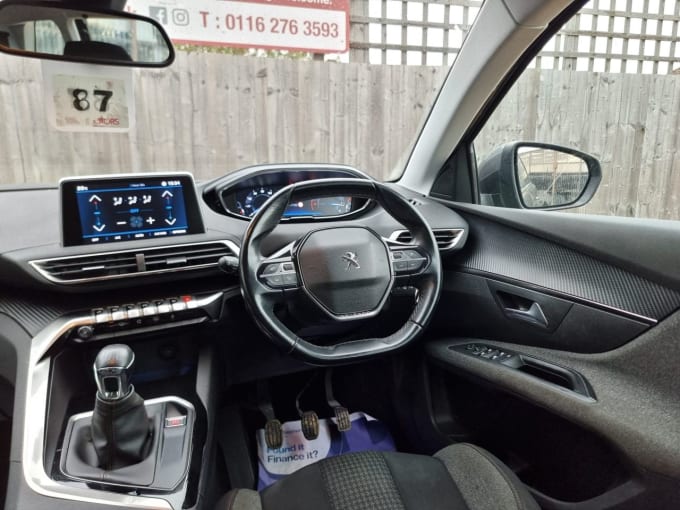 2025 Peugeot 5008