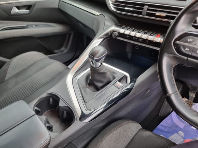 2025 Peugeot 5008