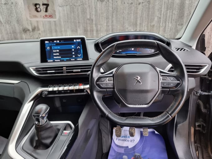 2025 Peugeot 5008