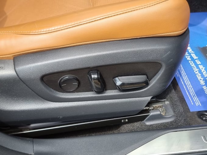 2025 Lexus Ux