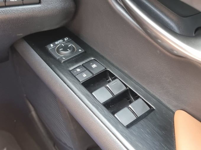 2025 Lexus Ux