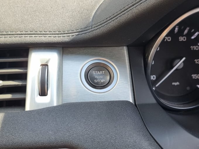 2025 Land Rover Range Rover Evoque