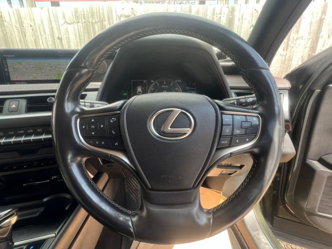 2025 Lexus Ux