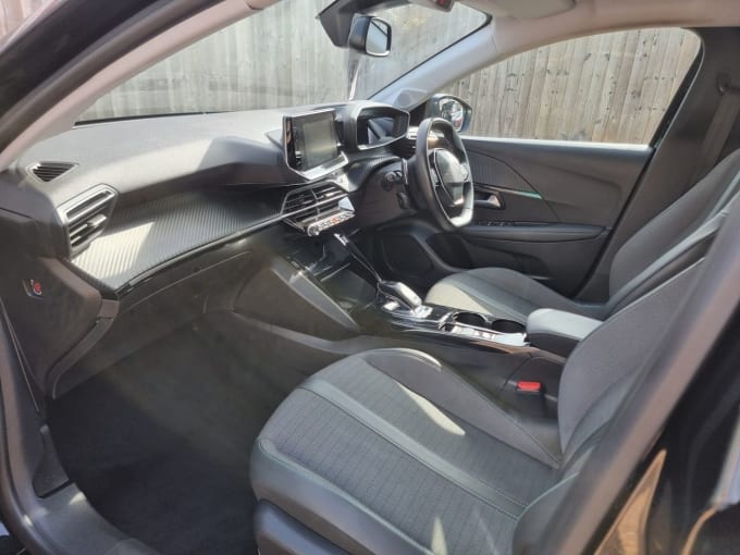 2025 Peugeot 208