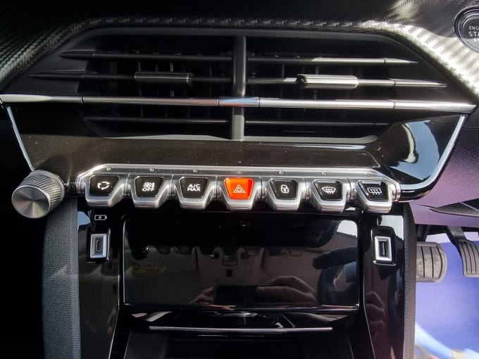 2025 Peugeot 208