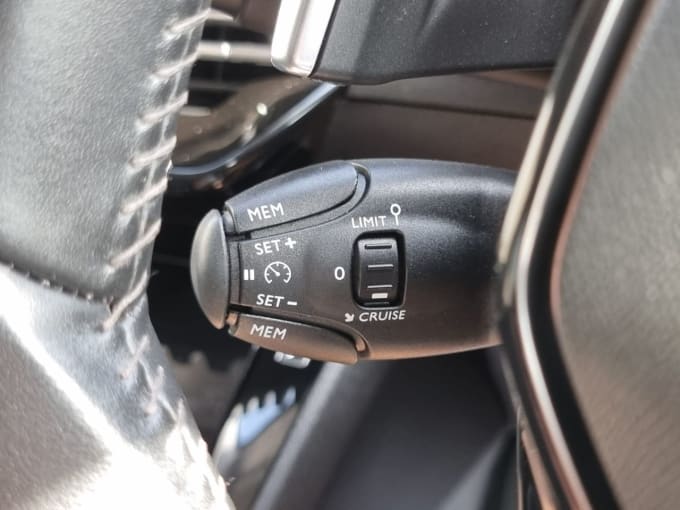2025 Peugeot 208