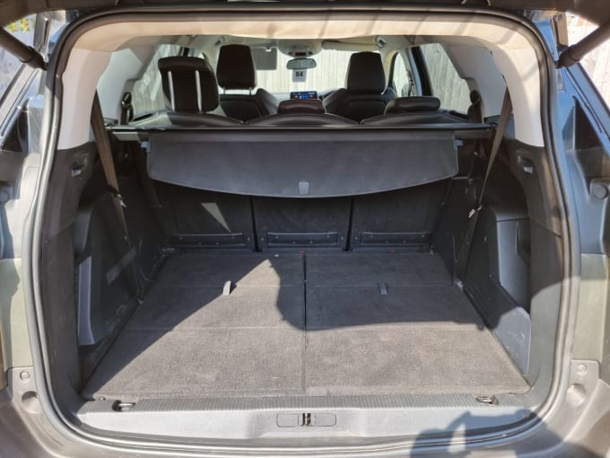 2025 Peugeot 5008