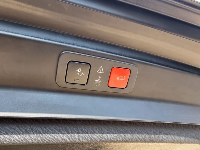 2025 Peugeot 5008