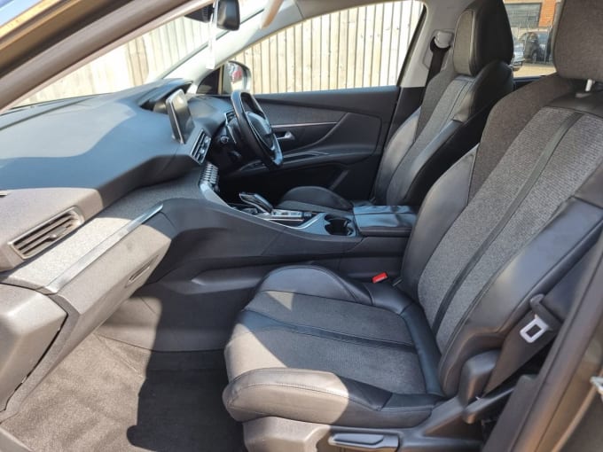 2025 Peugeot 5008