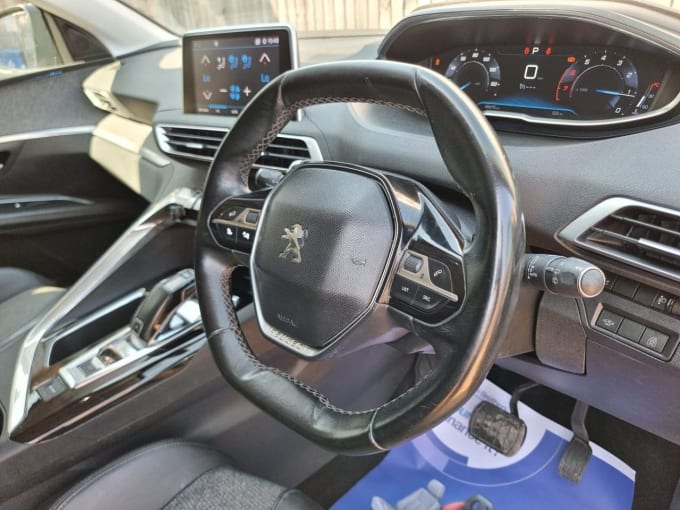 2025 Peugeot 5008