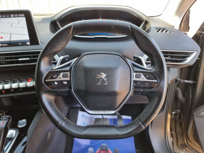 2025 Peugeot 5008
