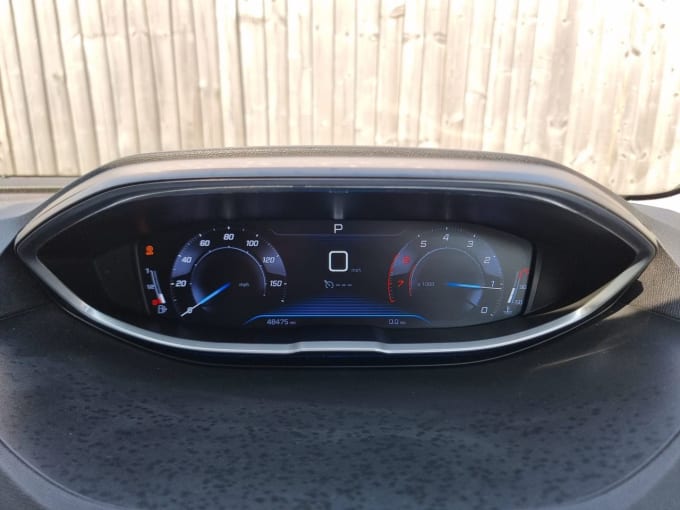 2025 Peugeot 5008