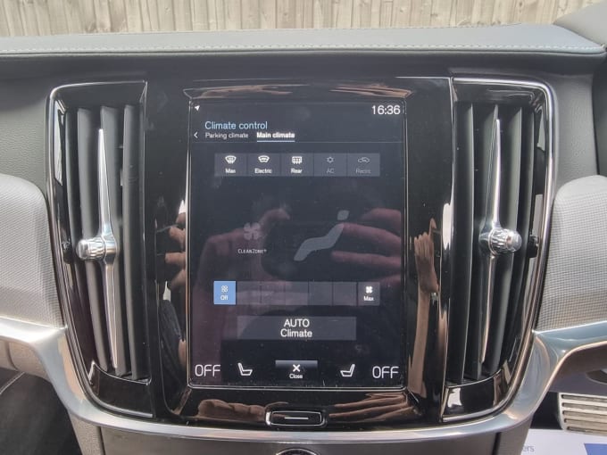 2020 Volvo S90