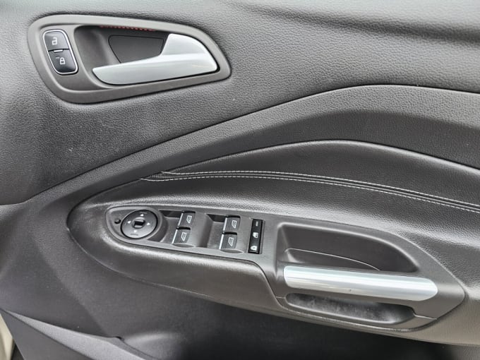 2025 Ford C-max