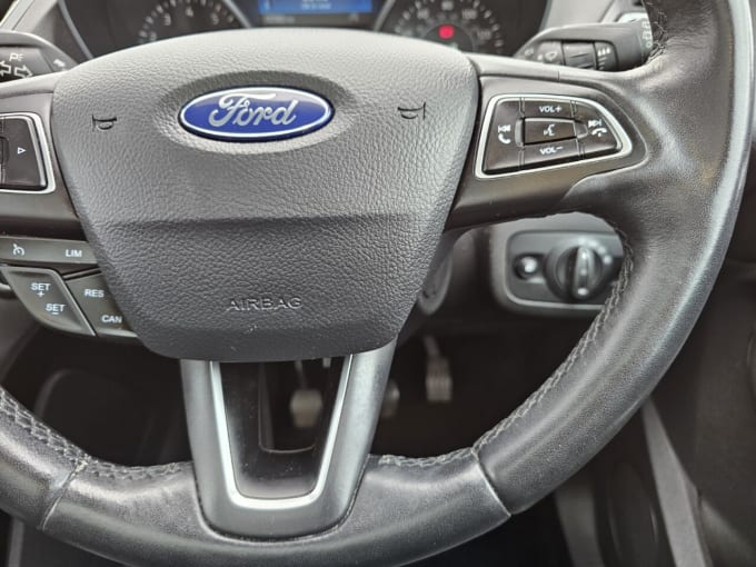 2025 Ford C-max