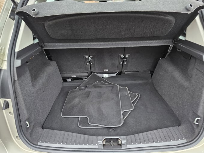 2025 Ford C-max