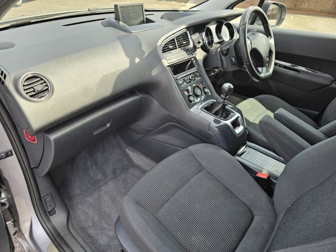 2025 Peugeot 5008