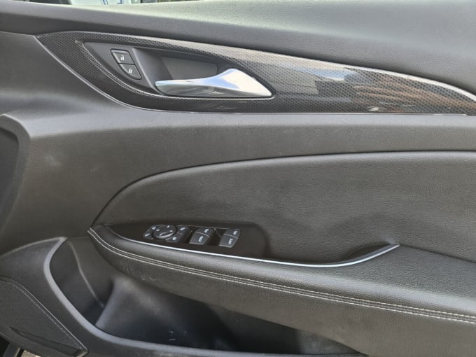 2025 Vauxhall Insignia