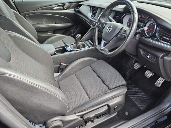 2025 Vauxhall Insignia
