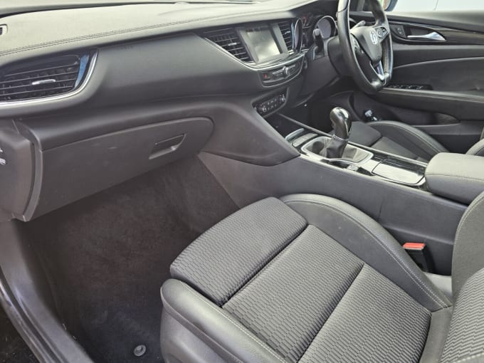 2025 Vauxhall Insignia