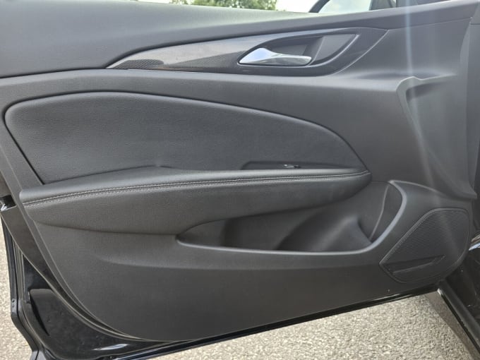 2025 Vauxhall Insignia