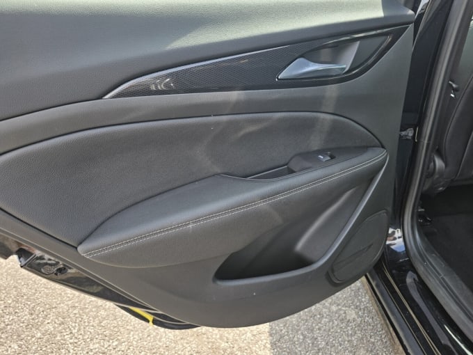 2025 Vauxhall Insignia