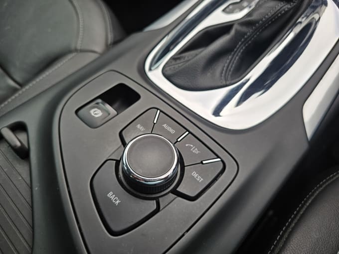 2025 Vauxhall Insignia